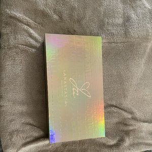 ABH - Jackie Aina Palette (Launch Edition) - LTD